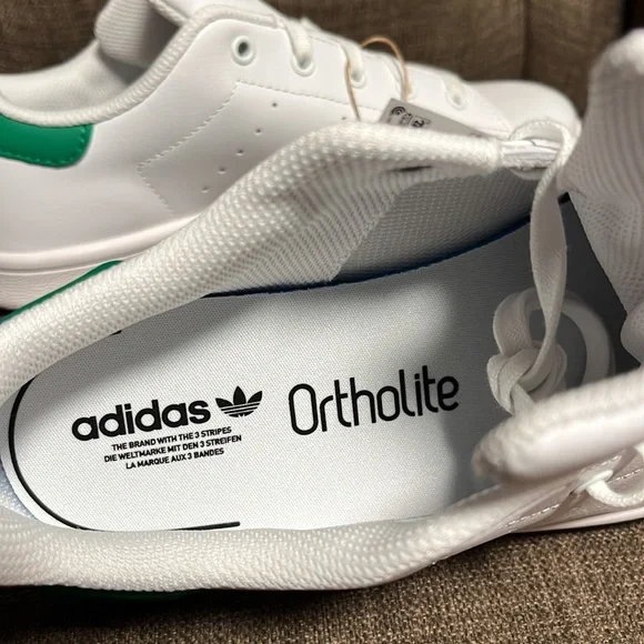 Adidas Stan Smith White Sneakers with Green Details kids size 3 new in box - Picture 8 of 11